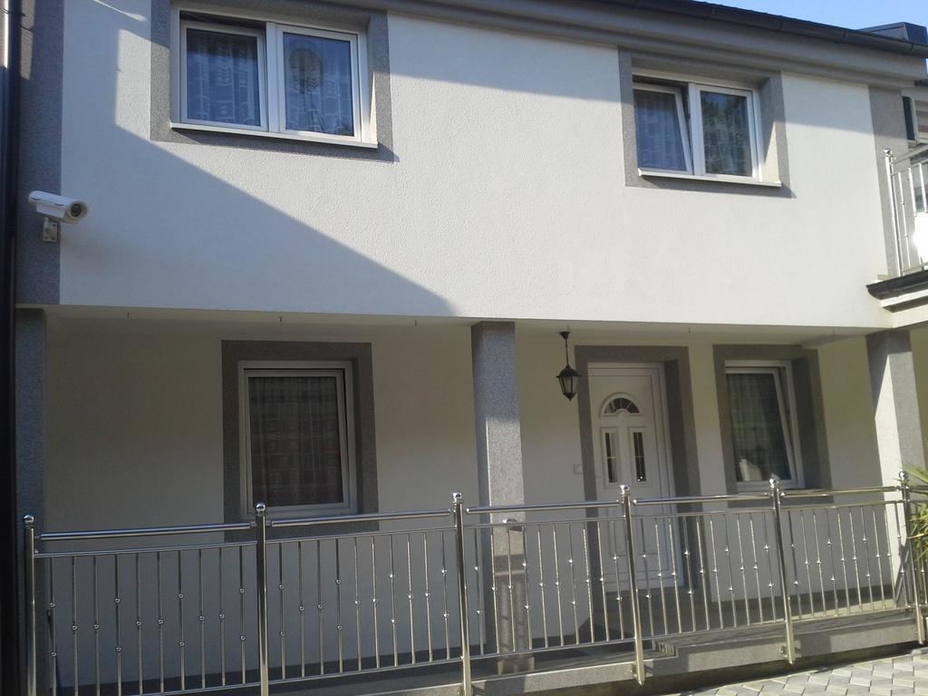 Apartments Royal Menex Pozarevac Bagian luar foto