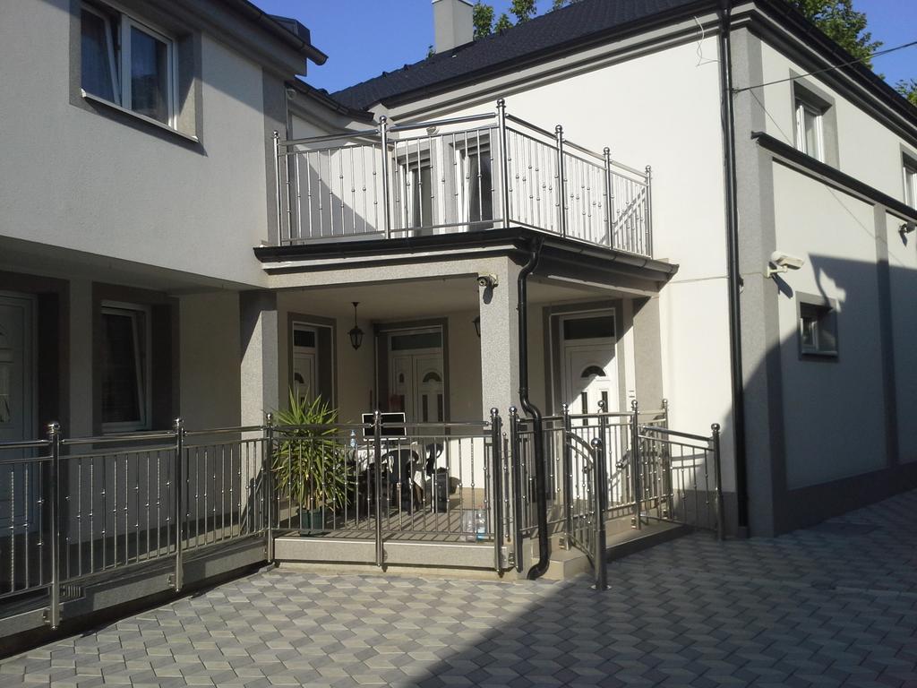 Apartments Royal Menex Pozarevac Bagian luar foto