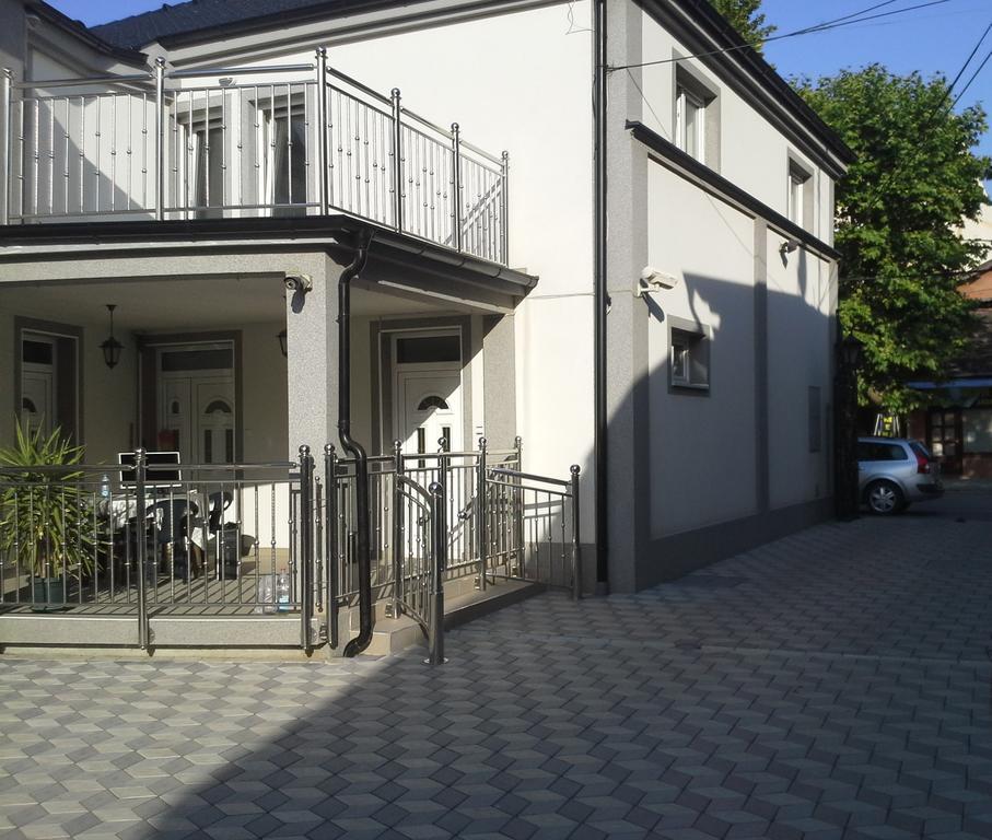Apartments Royal Menex Pozarevac Bagian luar foto