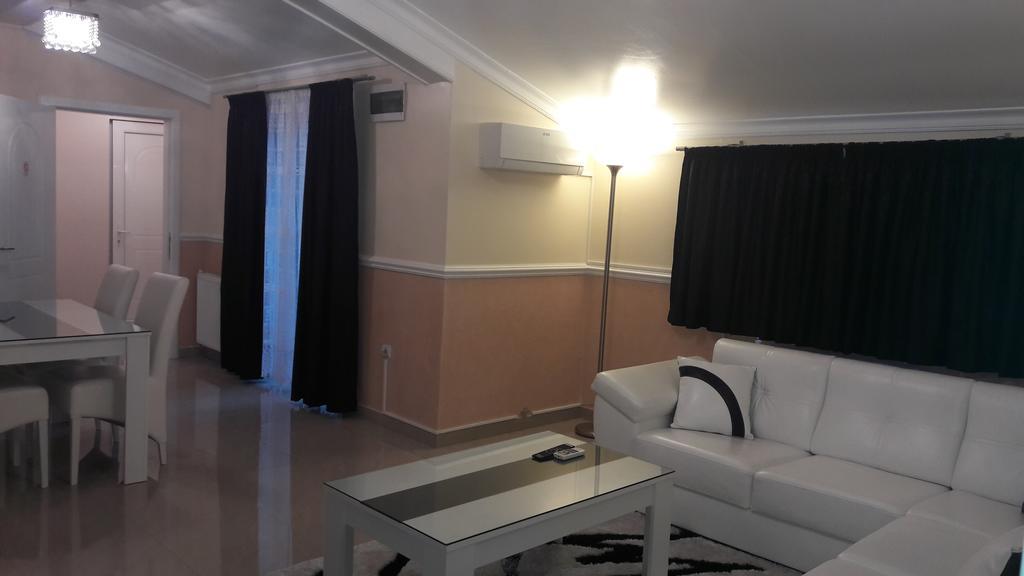 Apartments Royal Menex Pozarevac Bagian luar foto